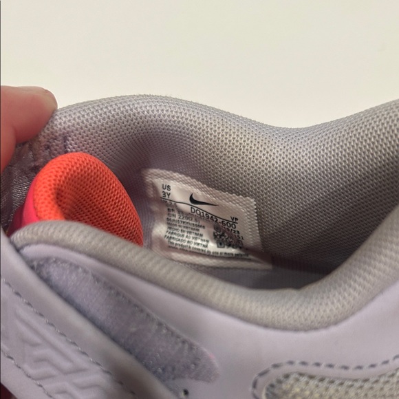 Nike Kids neon coral and Gray basketball - Picture 4 of 6